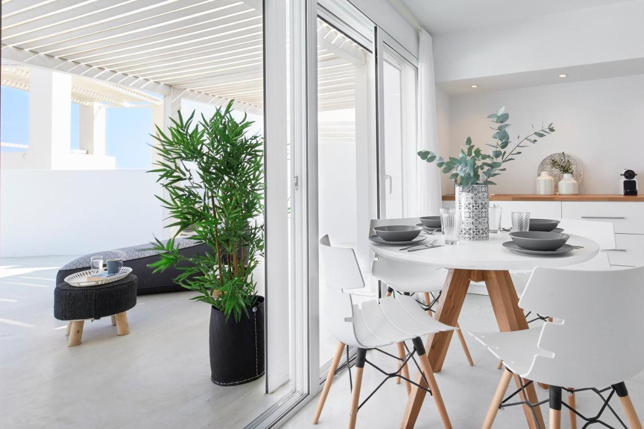 Infinite Blue Luxury Suites Тира Экстерьер фото