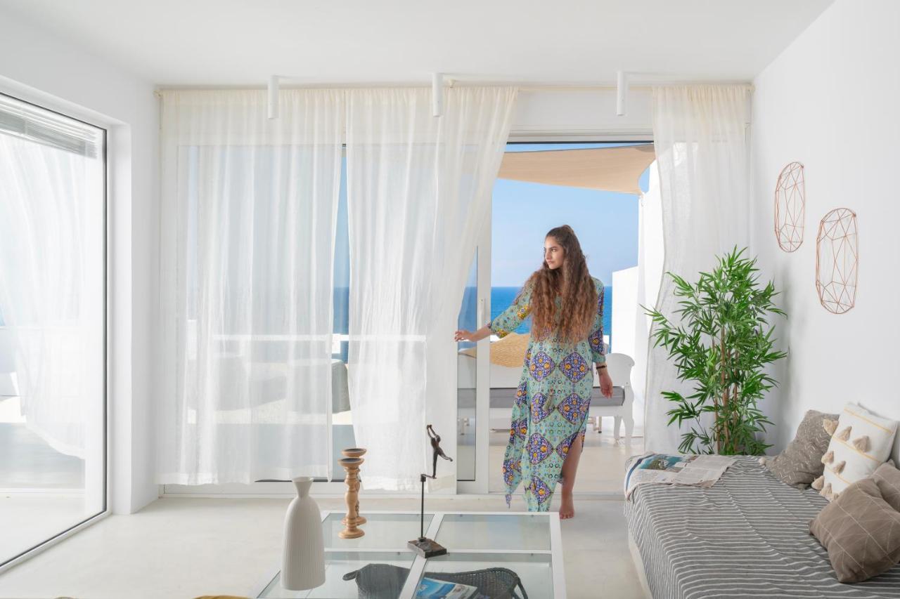 Infinite Blue Luxury Suites Тира Экстерьер фото