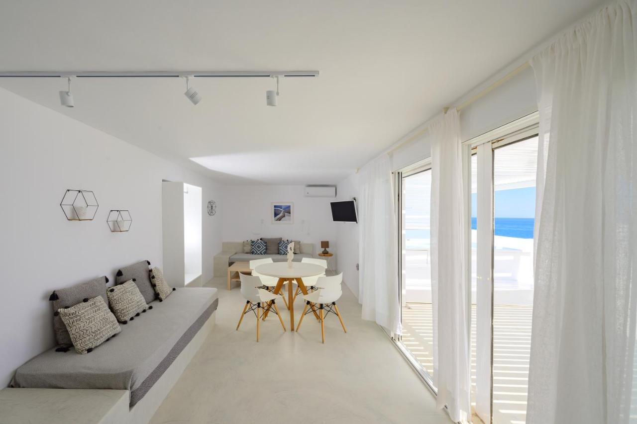 Infinite Blue Luxury Suites Тира Экстерьер фото