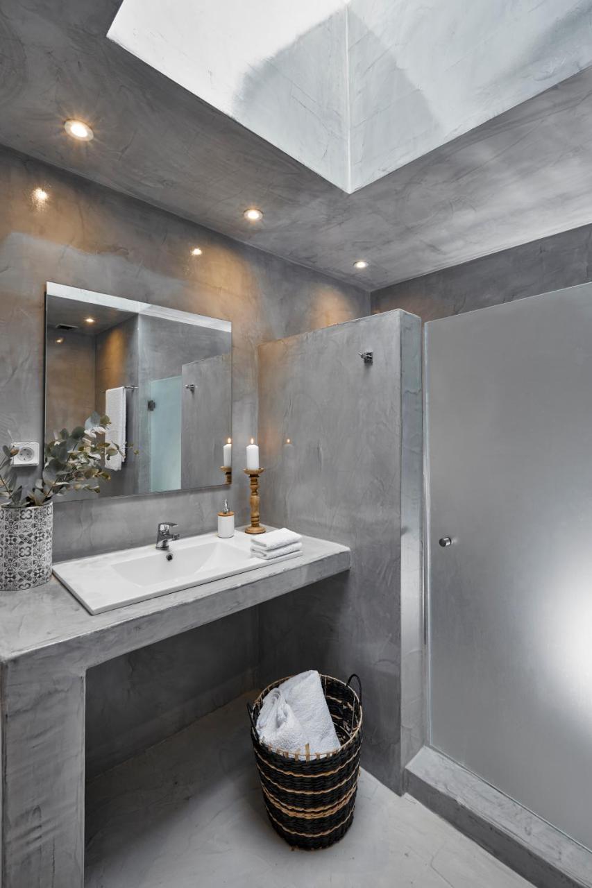 Infinite Blue Luxury Suites Тира Экстерьер фото