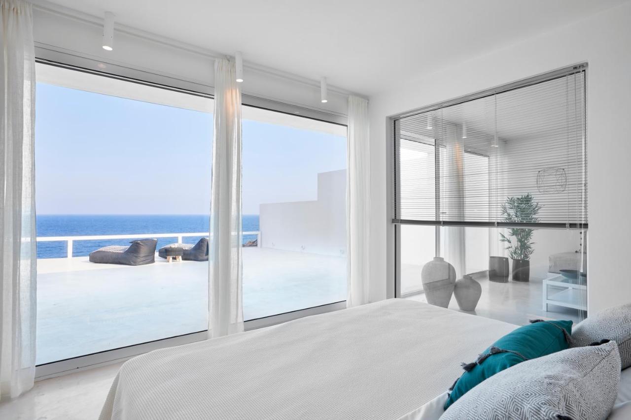 Infinite Blue Luxury Suites Тира Экстерьер фото